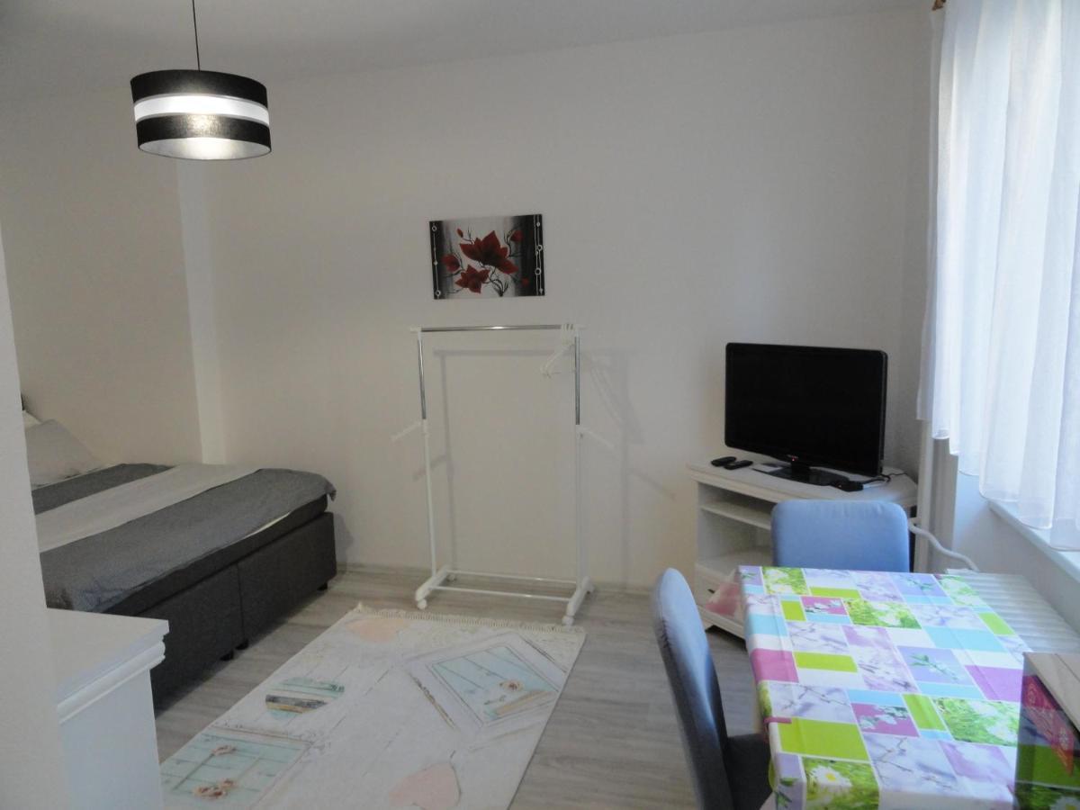 Apartman Sluka ยีเลมนิเซ ภายนอก รูปภาพ