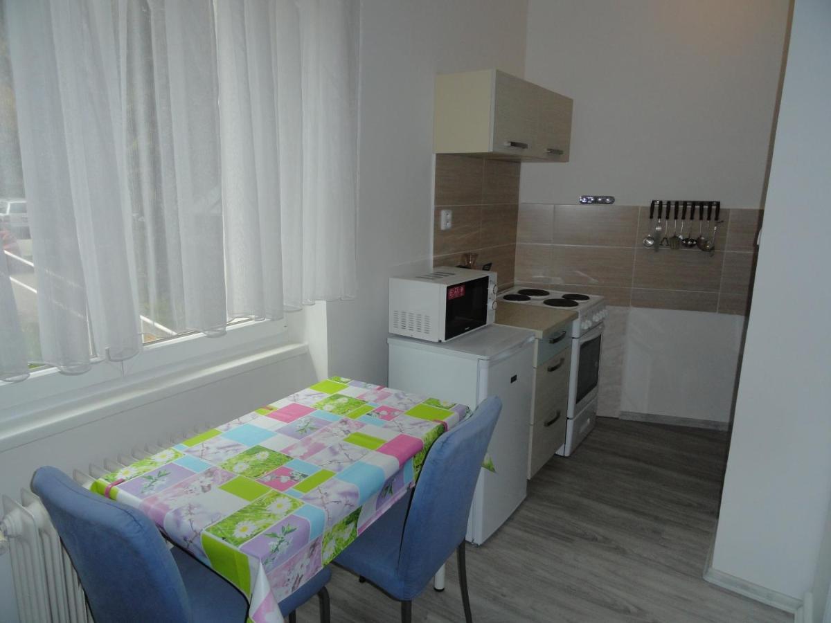 Apartman Sluka ยีเลมนิเซ ภายนอก รูปภาพ