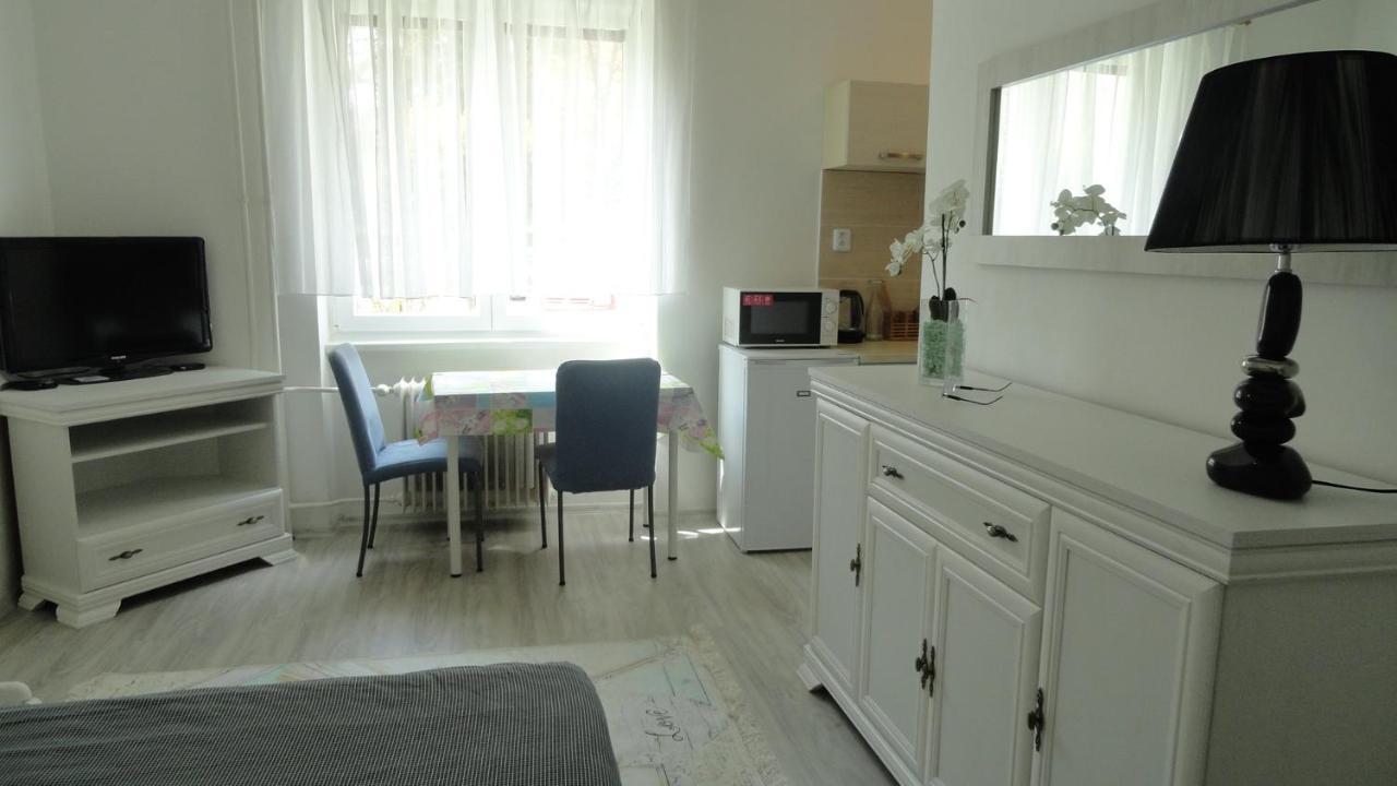 Apartman Sluka ยีเลมนิเซ ภายนอก รูปภาพ